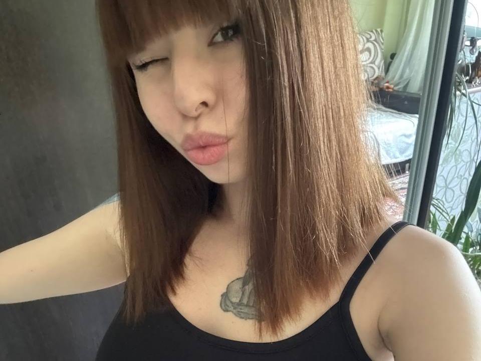 AmelliLess Livejasmin live cam uniform