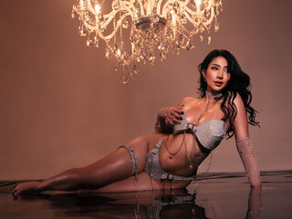 LiaWells Watching live cam TEEN 18+