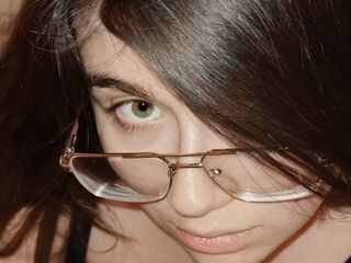 OpheliaRobinault Live Cam live cam young woman