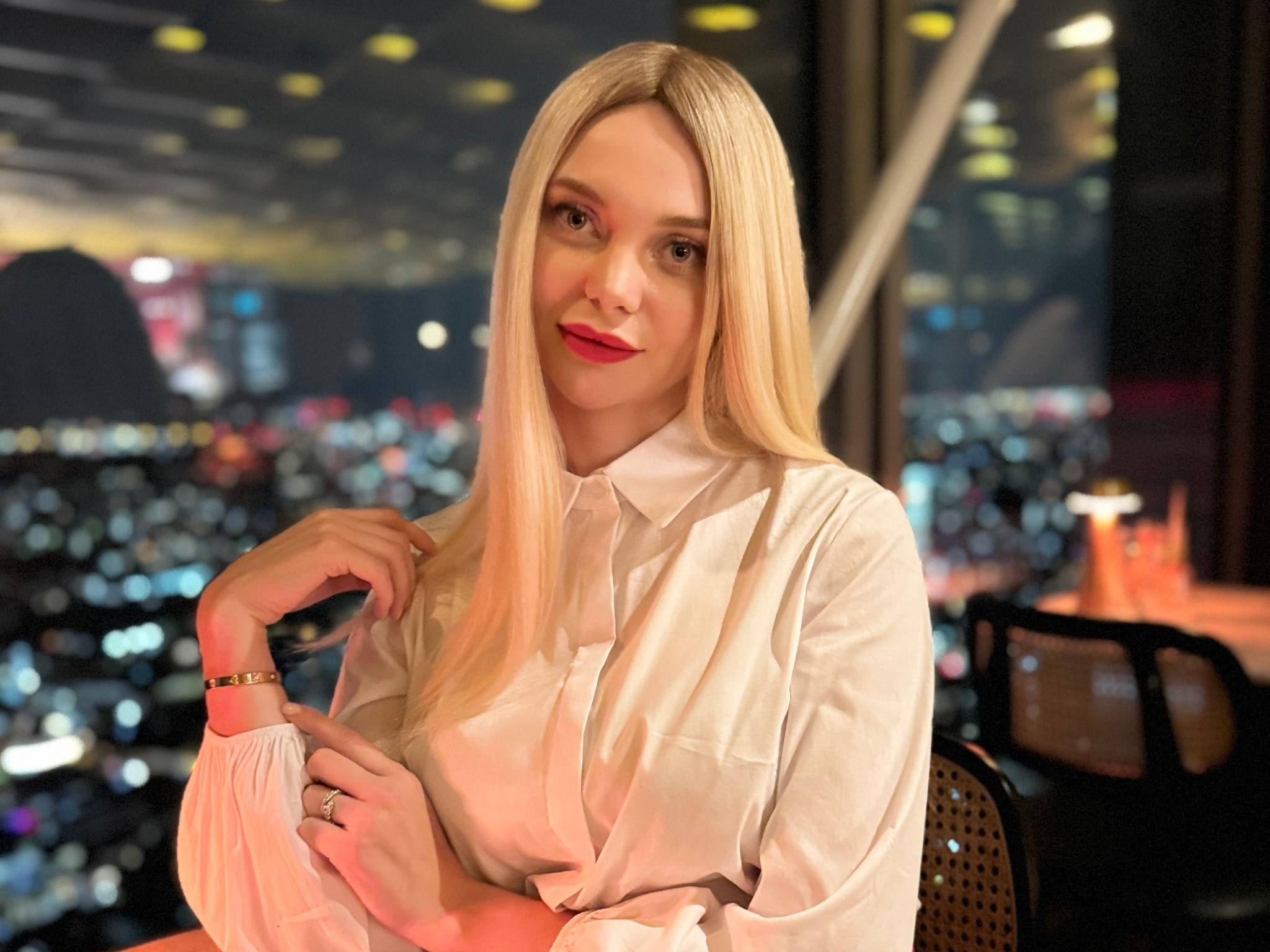 PolinasBlue Naked live cam ass worship
