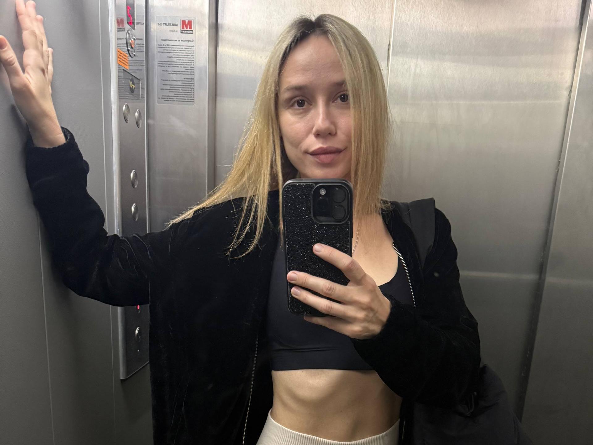 SexySecretGirl Hardcore live cam dripping wet pussy