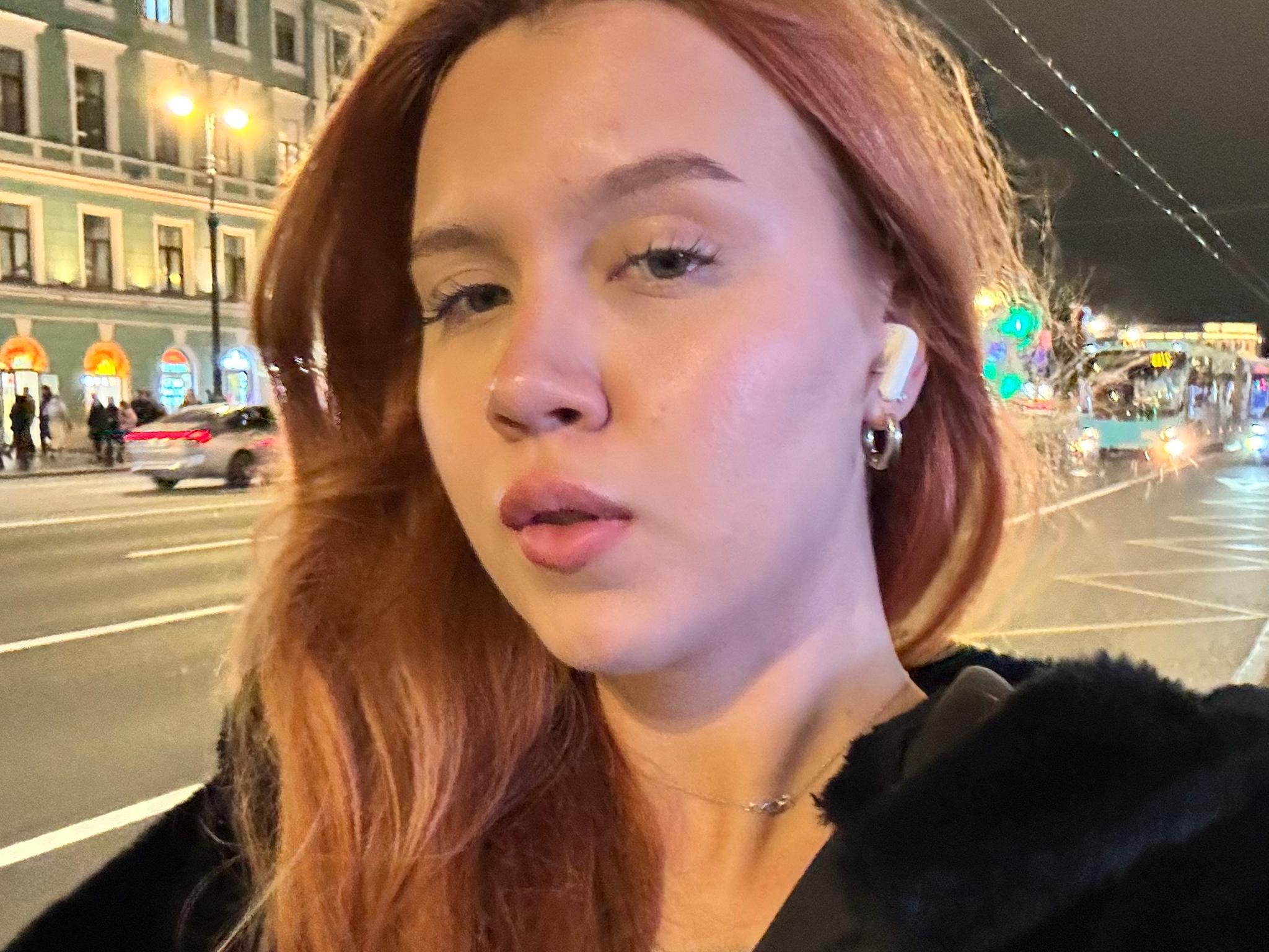 wiwixAlina Live Cam live cam sucking dick